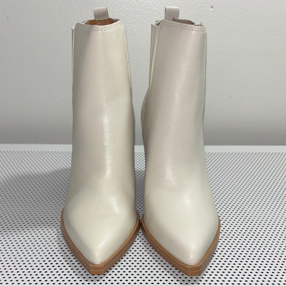 Marc Fisher Shoes - 🆕 NWOT Marc Fisher Gadri Ivory Ankle Booties